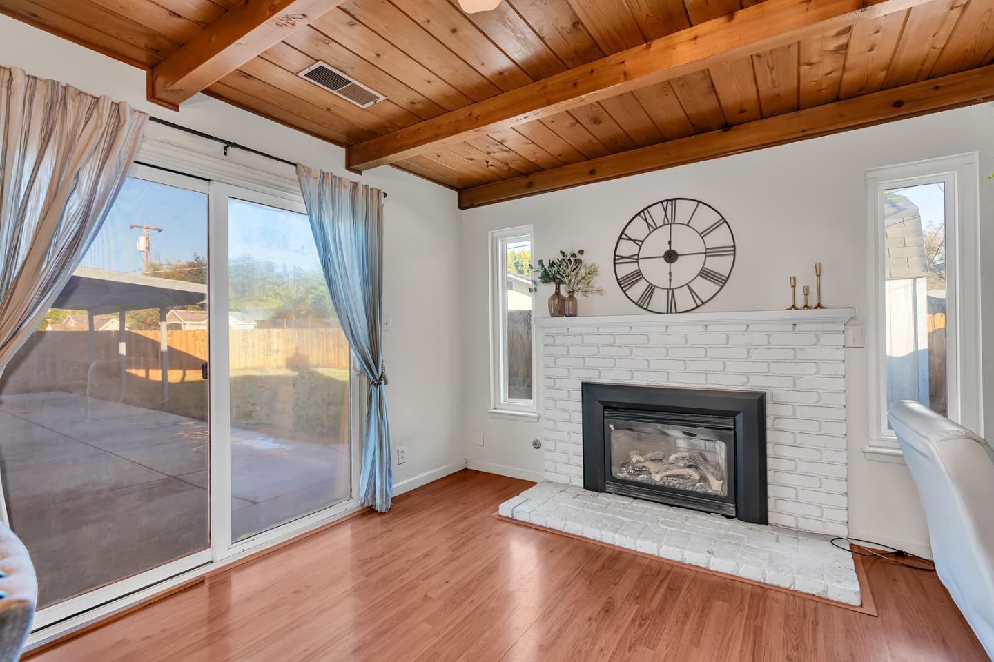 Detail Gallery Image 13 of 46 For 1062 Madison Ave, Los Banos,  CA 93635 - 4 Beds | 2 Baths