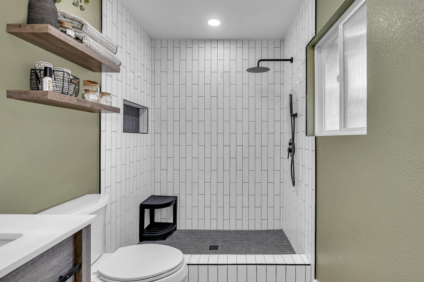 Detail Gallery Image 17 of 46 For 1062 Madison Ave, Los Banos,  CA 93635 - 4 Beds | 2 Baths