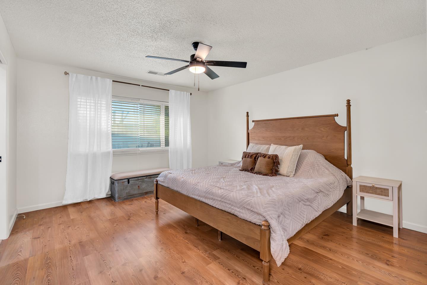 Detail Gallery Image 18 of 46 For 1062 Madison Ave, Los Banos,  CA 93635 - 4 Beds | 2 Baths