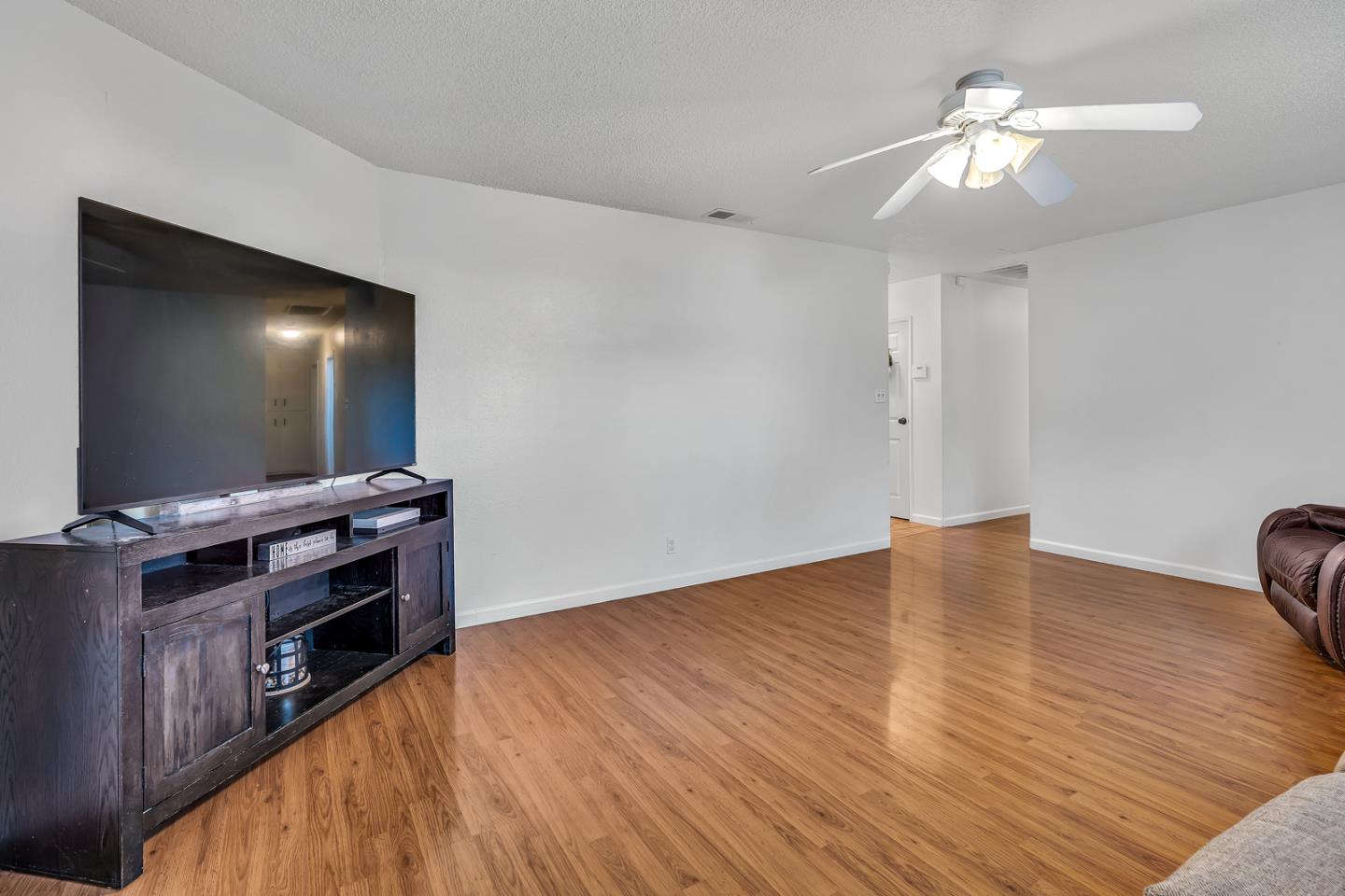 Detail Gallery Image 32 of 46 For 1062 Madison Ave, Los Banos,  CA 93635 - 4 Beds | 2 Baths