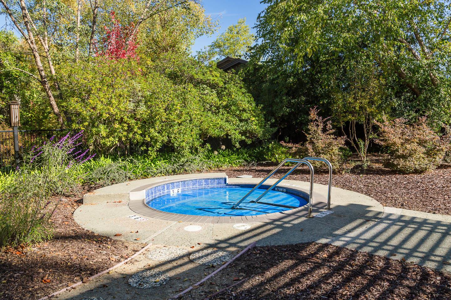 Detail Gallery Image 14 of 17 For 1230 Sharon Park Dr #55,  Menlo Park,  CA 94025 - 2 Beds | 2 Baths