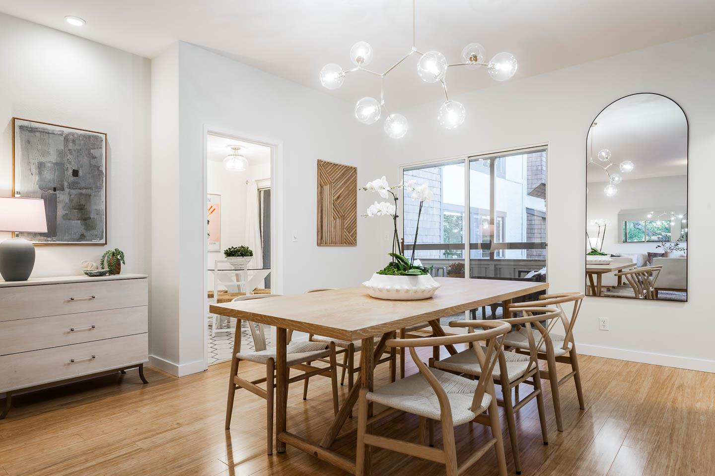 Detail Gallery Image 4 of 17 For 1230 Sharon Park Dr #55,  Menlo Park,  CA 94025 - 2 Beds | 2 Baths