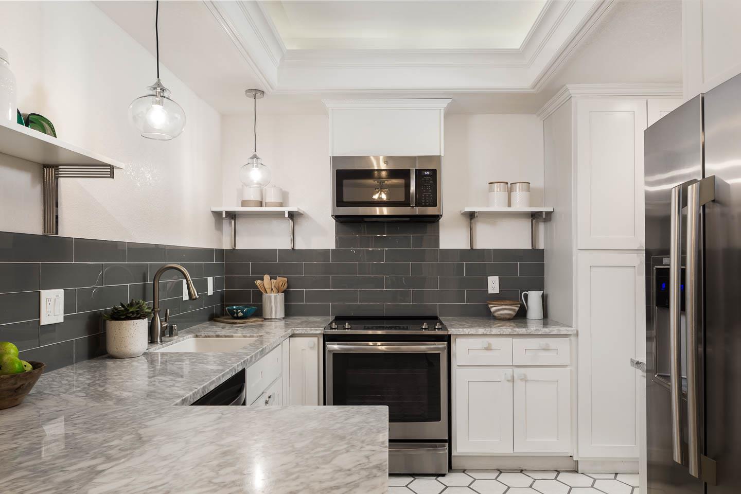 Detail Gallery Image 6 of 17 For 1230 Sharon Park Dr #55,  Menlo Park,  CA 94025 - 2 Beds | 2 Baths