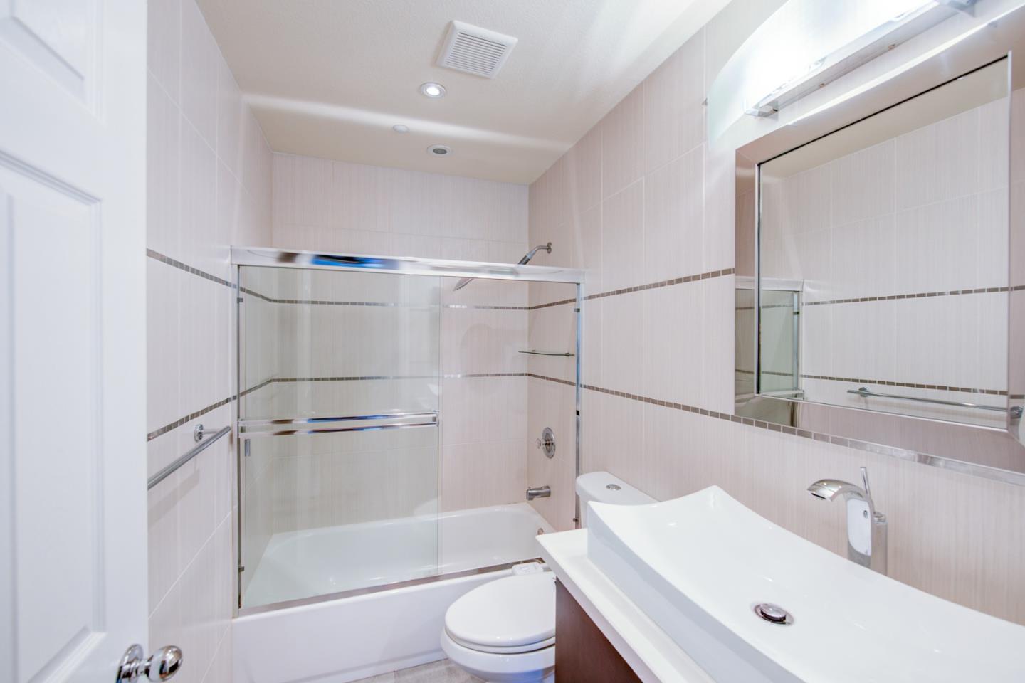 Detail Gallery Image 11 of 18 For 4098 Biscotti Pl, San Jose,  CA 95134 - 2 Beds | 2 Baths