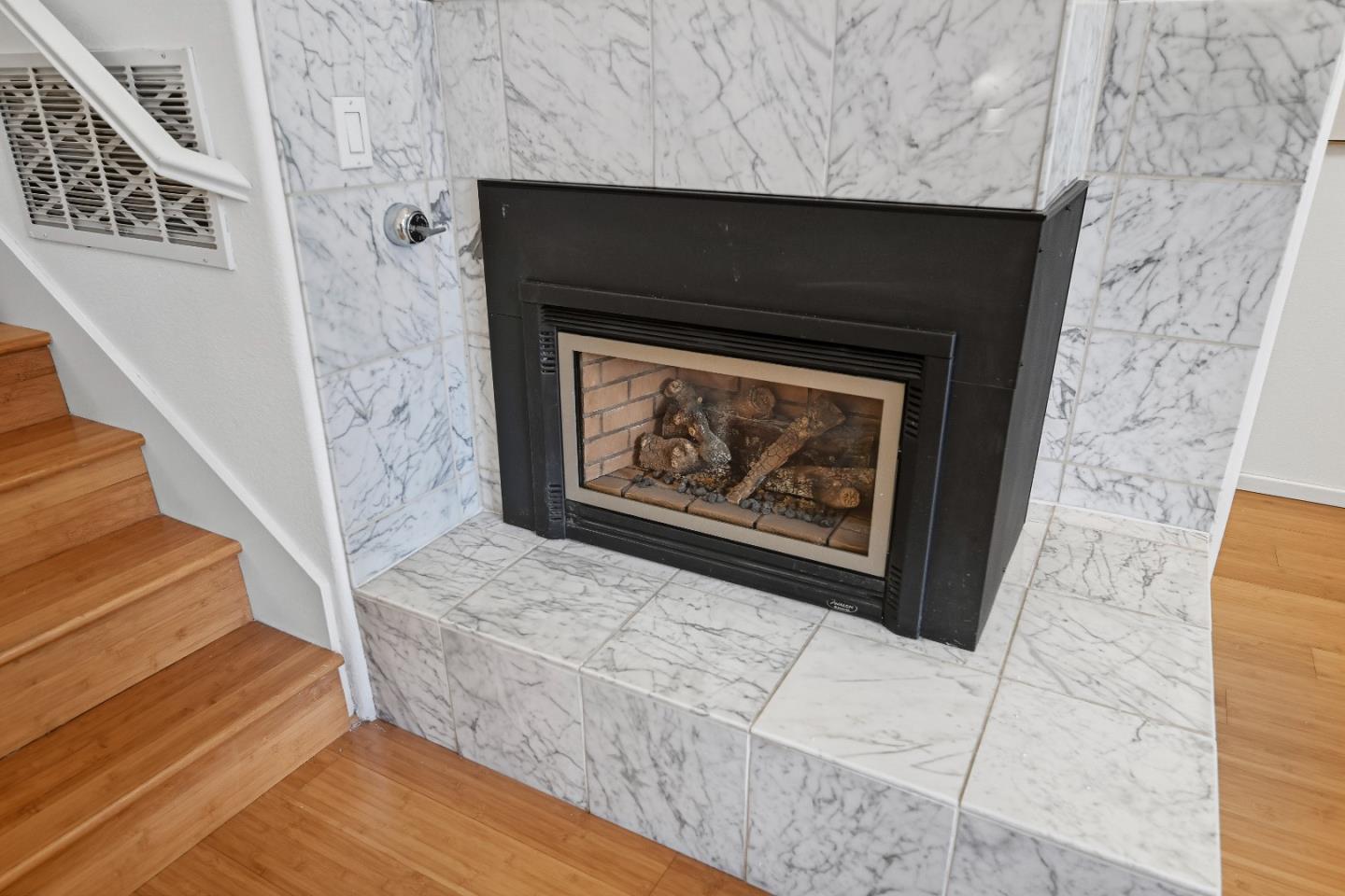 Detail Gallery Image 15 of 62 For 6004 Pisa Ter #119,  Fremont,  CA 94555 - 3 Beds | 2/1 Baths