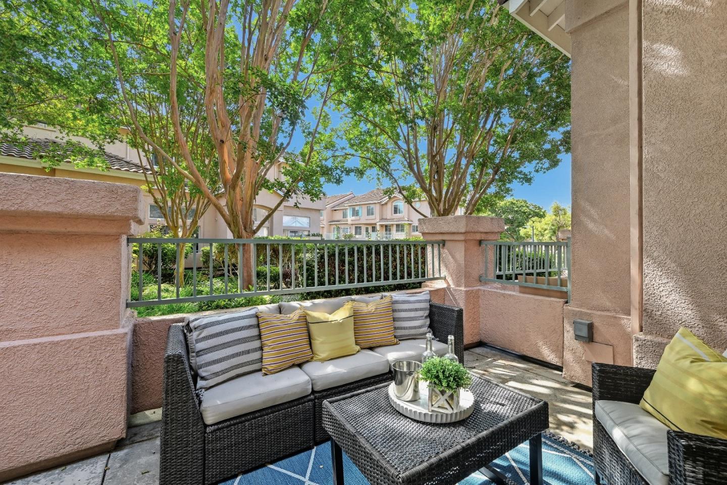 Detail Gallery Image 4 of 62 For 6004 Pisa Ter #119,  Fremont,  CA 94555 - 3 Beds | 2/1 Baths