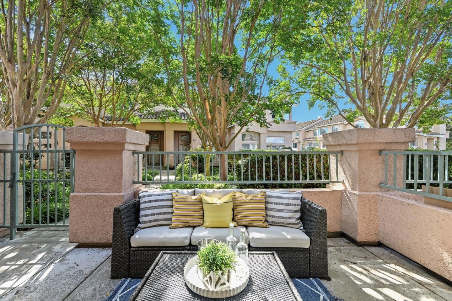 Detail Gallery Image 5 of 62 For 6004 Pisa Ter #119,  Fremont,  CA 94555 - 3 Beds | 2/1 Baths