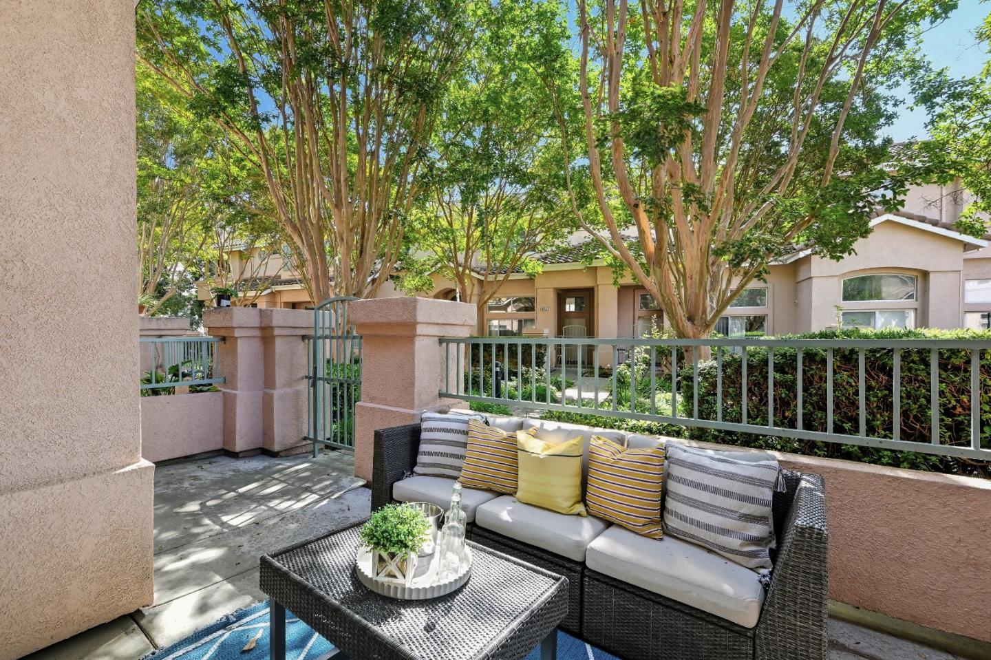 Detail Gallery Image 6 of 62 For 6004 Pisa Ter #119,  Fremont,  CA 94555 - 3 Beds | 2/1 Baths