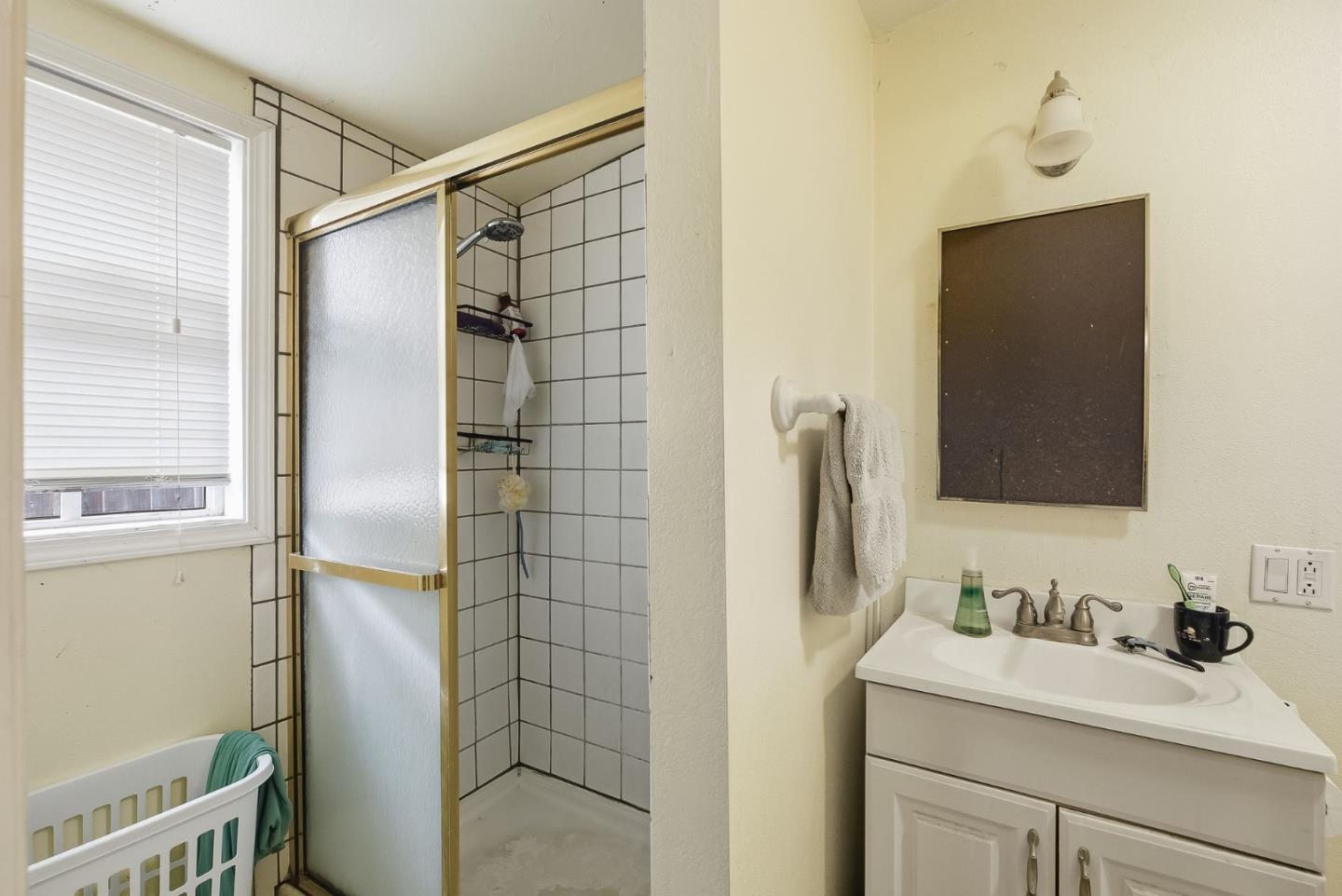 Detail Gallery Image 14 of 18 For 82 Magellan Ave, San Jose,  CA 95116 - 3 Beds | 1 Baths