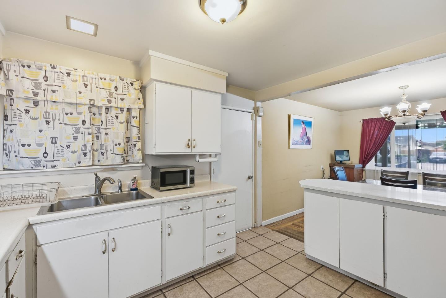 Detail Gallery Image 8 of 18 For 82 Magellan Ave, San Jose,  CA 95116 - 3 Beds | 1 Baths