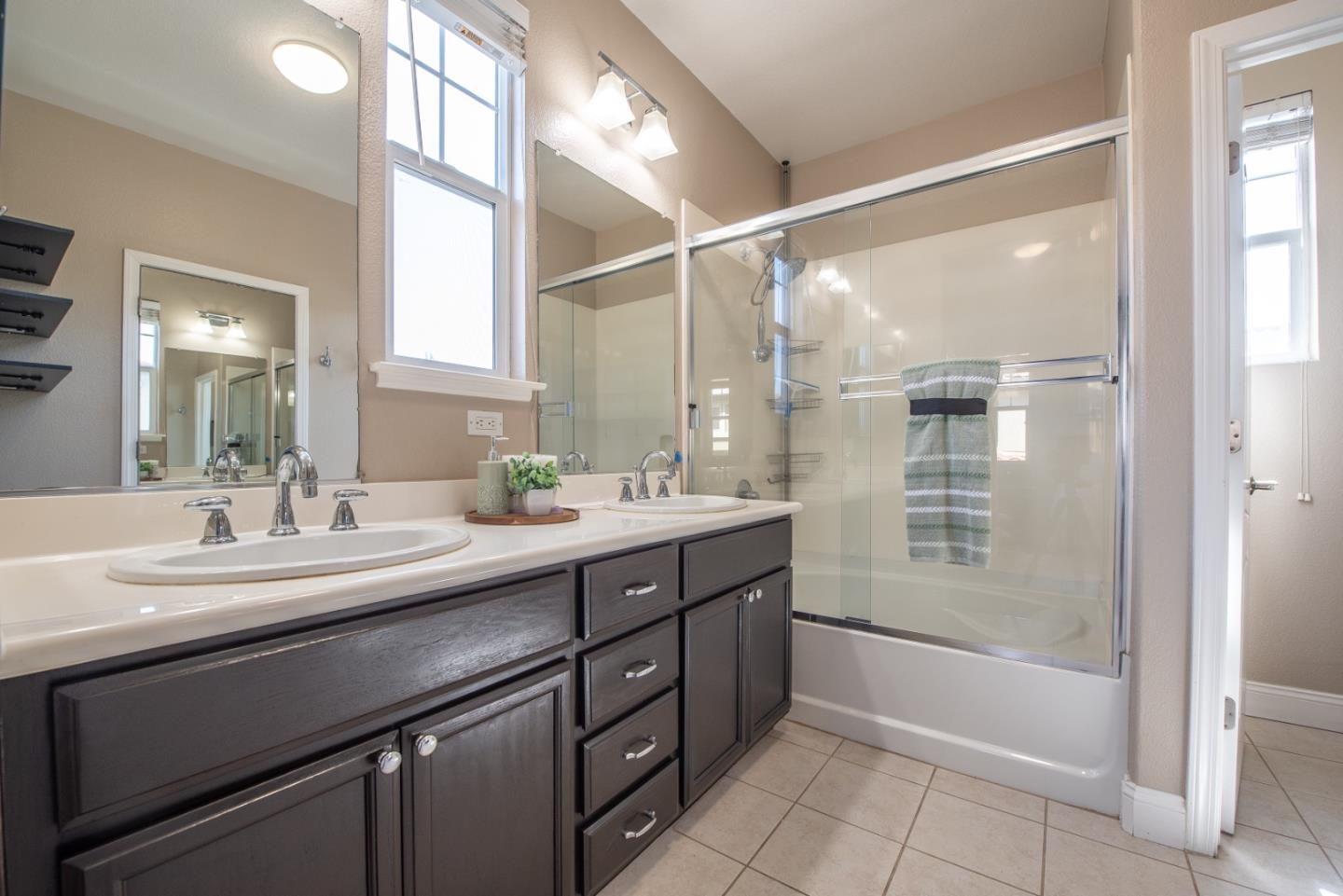 Detail Gallery Image 26 of 31 For 347 Bella Ridge Ter, San Jose,  CA 95125 - 4 Beds | 4 Baths