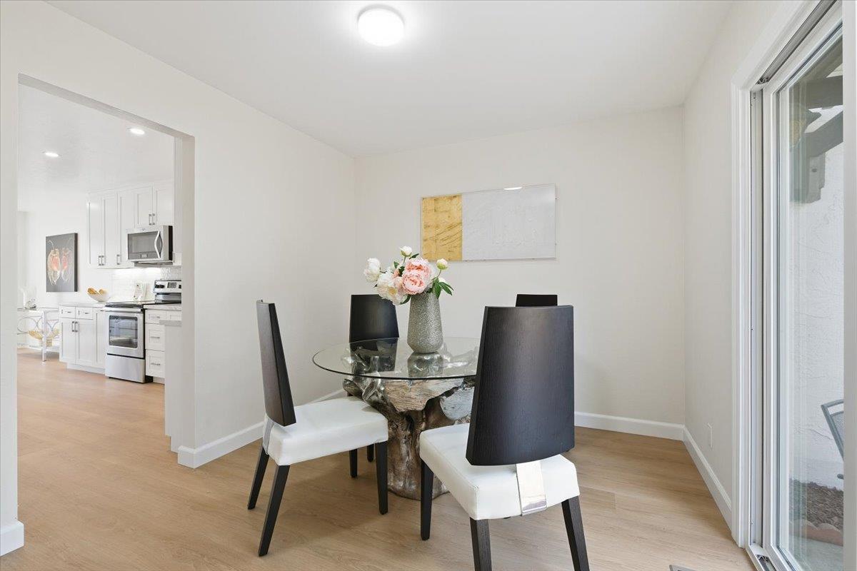 Detail Gallery Image 10 of 29 For 1007 Bryant Way #B,  Sunnyvale,  CA 94087 - 3 Beds | 2/1 Baths