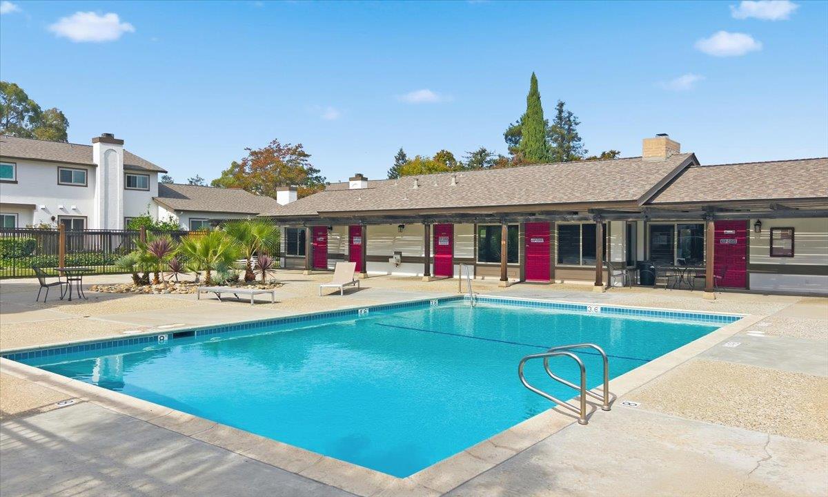 Detail Gallery Image 28 of 29 For 1007 Bryant Way #B,  Sunnyvale,  CA 94087 - 3 Beds | 2/1 Baths