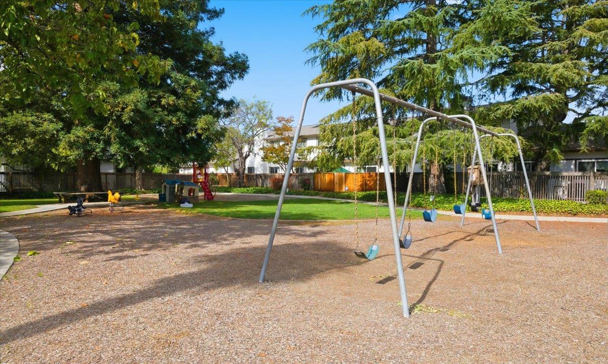 Detail Gallery Image 29 of 29 For 1007 Bryant Way #B,  Sunnyvale,  CA 94087 - 3 Beds | 2/1 Baths