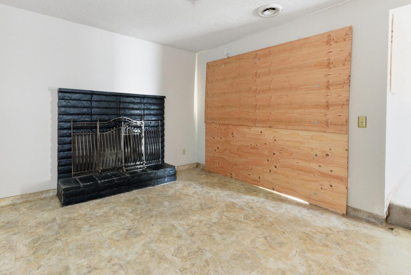 Detail Gallery Image 9 of 24 For 1460 Mescal St, Seaside,  CA 93955 - 3 Beds | 2 Baths