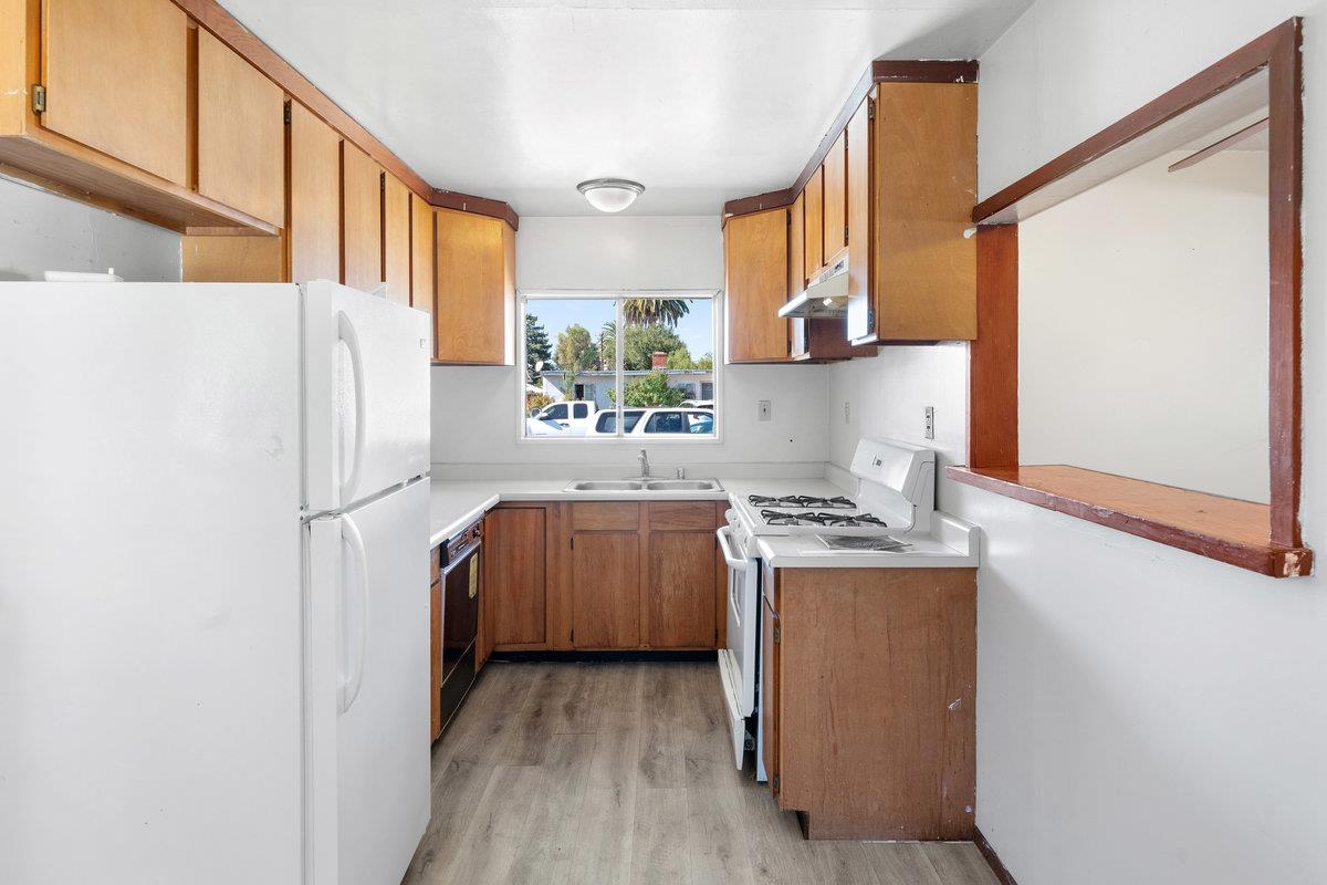 Detail Gallery Image 7 of 17 For 2210 Menalto Ave, East Palo Alto,  CA 94303 - 2 Beds | 1 Baths