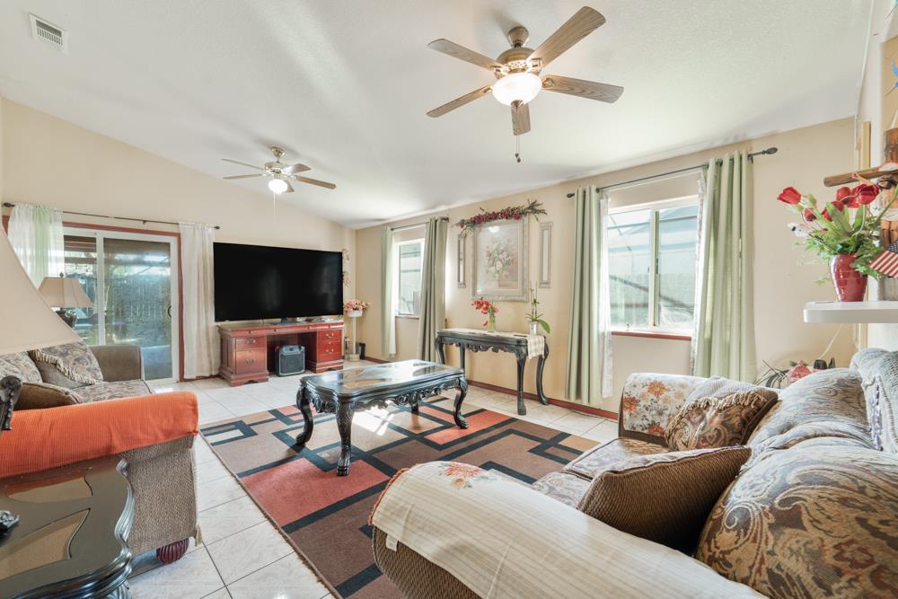 Detail Gallery Image 18 of 38 For 1951 Mcdonald Ave, Dos Palos,  CA 93620 - 3 Beds | 2 Baths