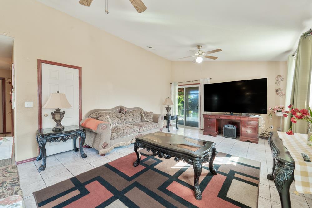 Detail Gallery Image 19 of 38 For 1951 Mcdonald Ave, Dos Palos,  CA 93620 - 3 Beds | 2 Baths