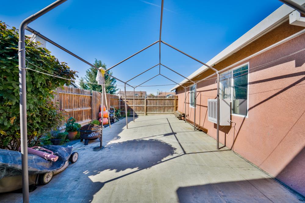 Detail Gallery Image 7 of 38 For 1951 Mcdonald Ave, Dos Palos,  CA 93620 - 3 Beds | 2 Baths