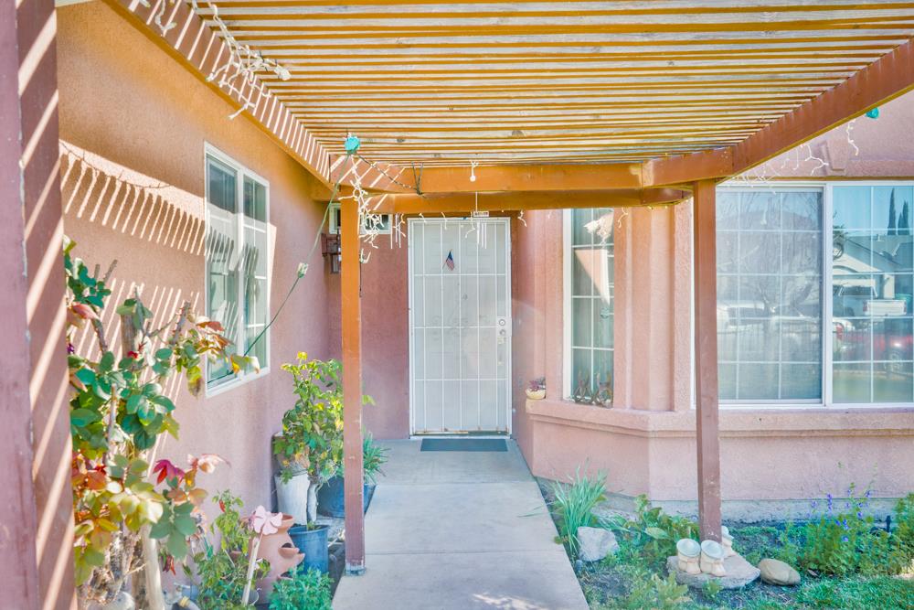 Detail Gallery Image 9 of 38 For 1951 Mcdonald Ave, Dos Palos,  CA 93620 - 3 Beds | 2 Baths