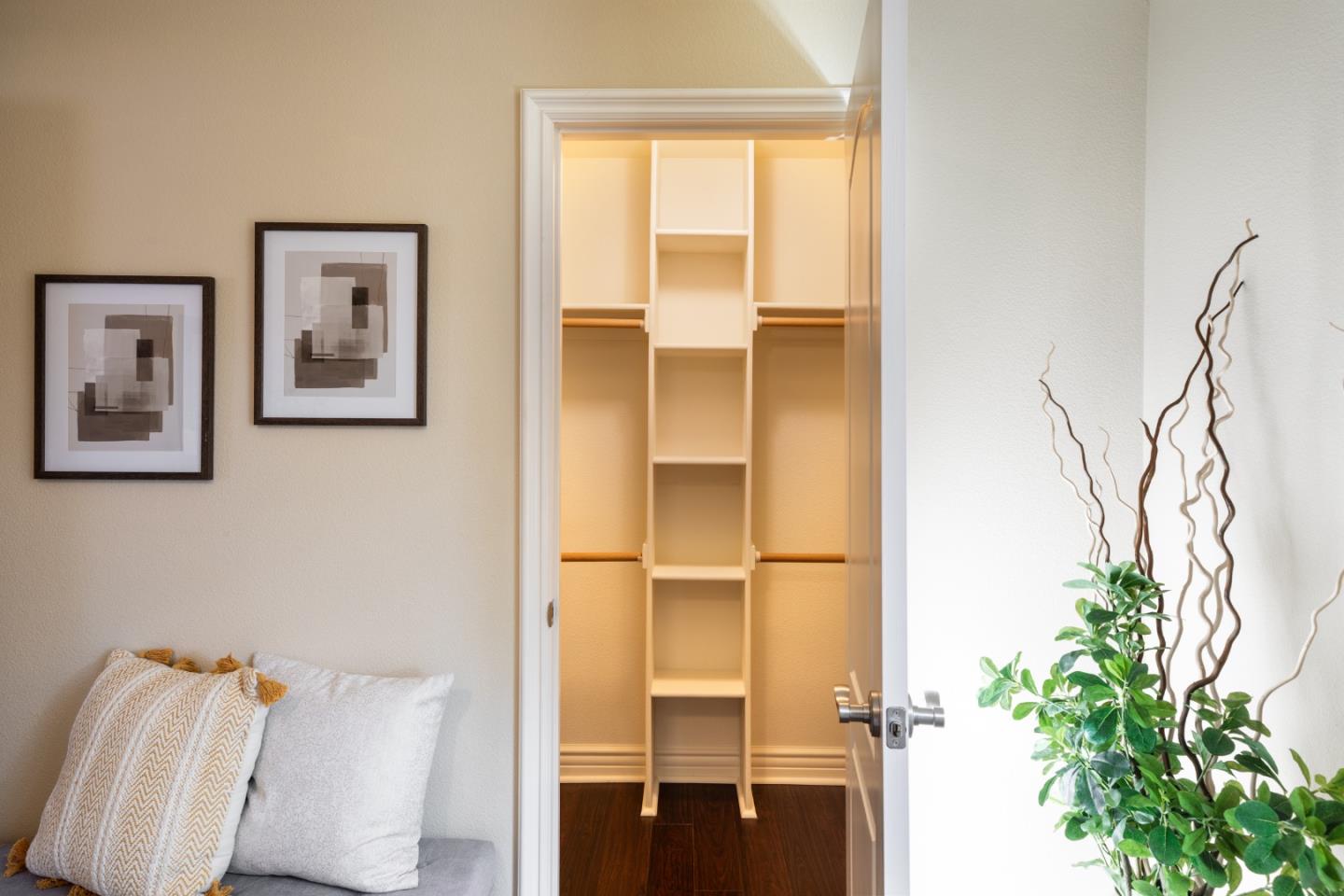 Detail Gallery Image 10 of 16 For 4970 Cherry Ave #110,  San Jose,  CA 95118 - 2 Beds | 1 Baths