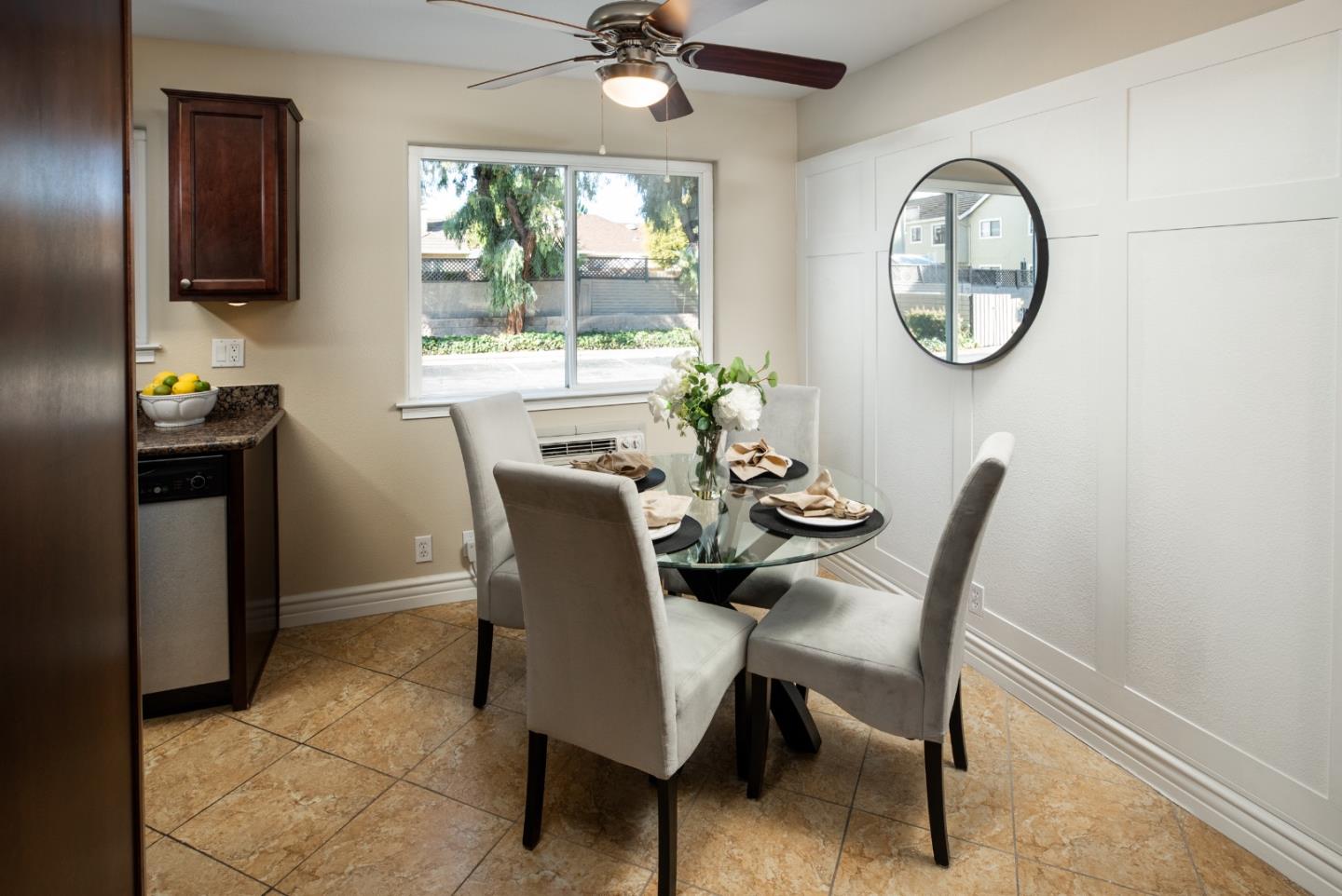 Detail Gallery Image 5 of 16 For 4970 Cherry Ave #110,  San Jose,  CA 95118 - 2 Beds | 1 Baths