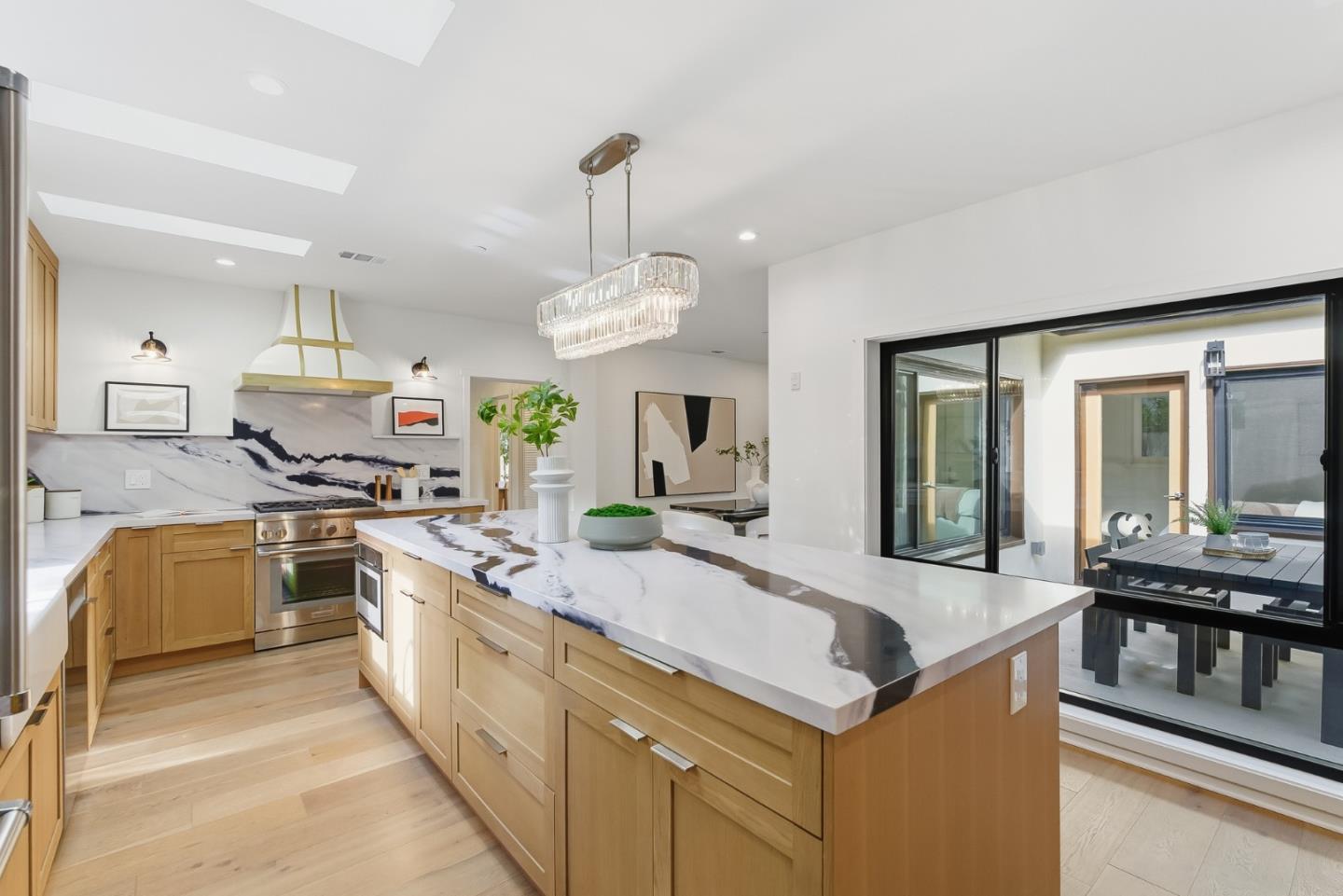 Front Image Thumbnail for ML82025783