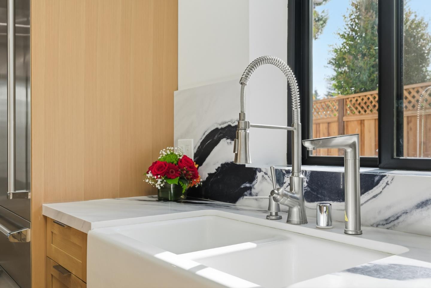 Detail Gallery Image 10 of 47 For 194 Oak Ct, Menlo Park,  CA 94025 - 3 Beds | 2 Baths