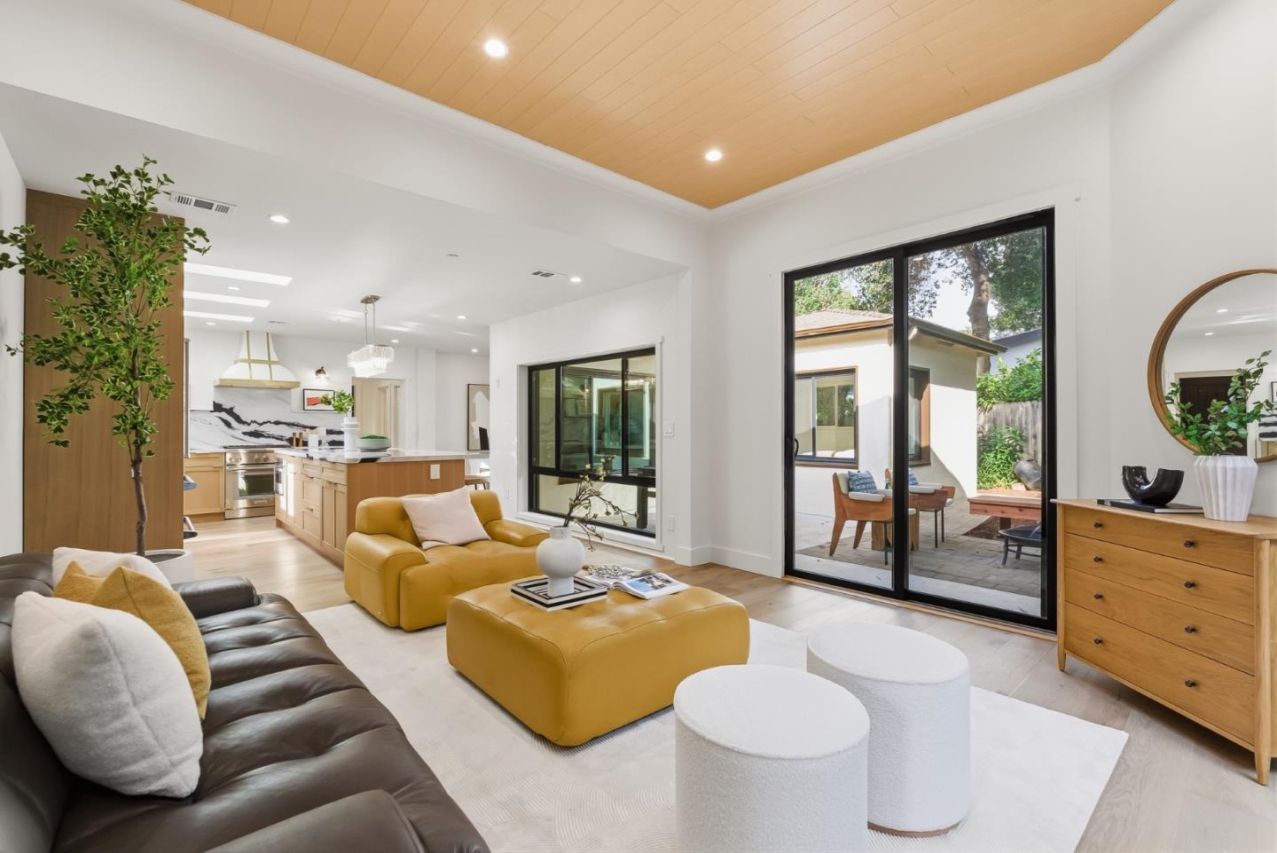 Detail Gallery Image 12 of 47 For 194 Oak Ct, Menlo Park,  CA 94025 - 3 Beds | 2 Baths