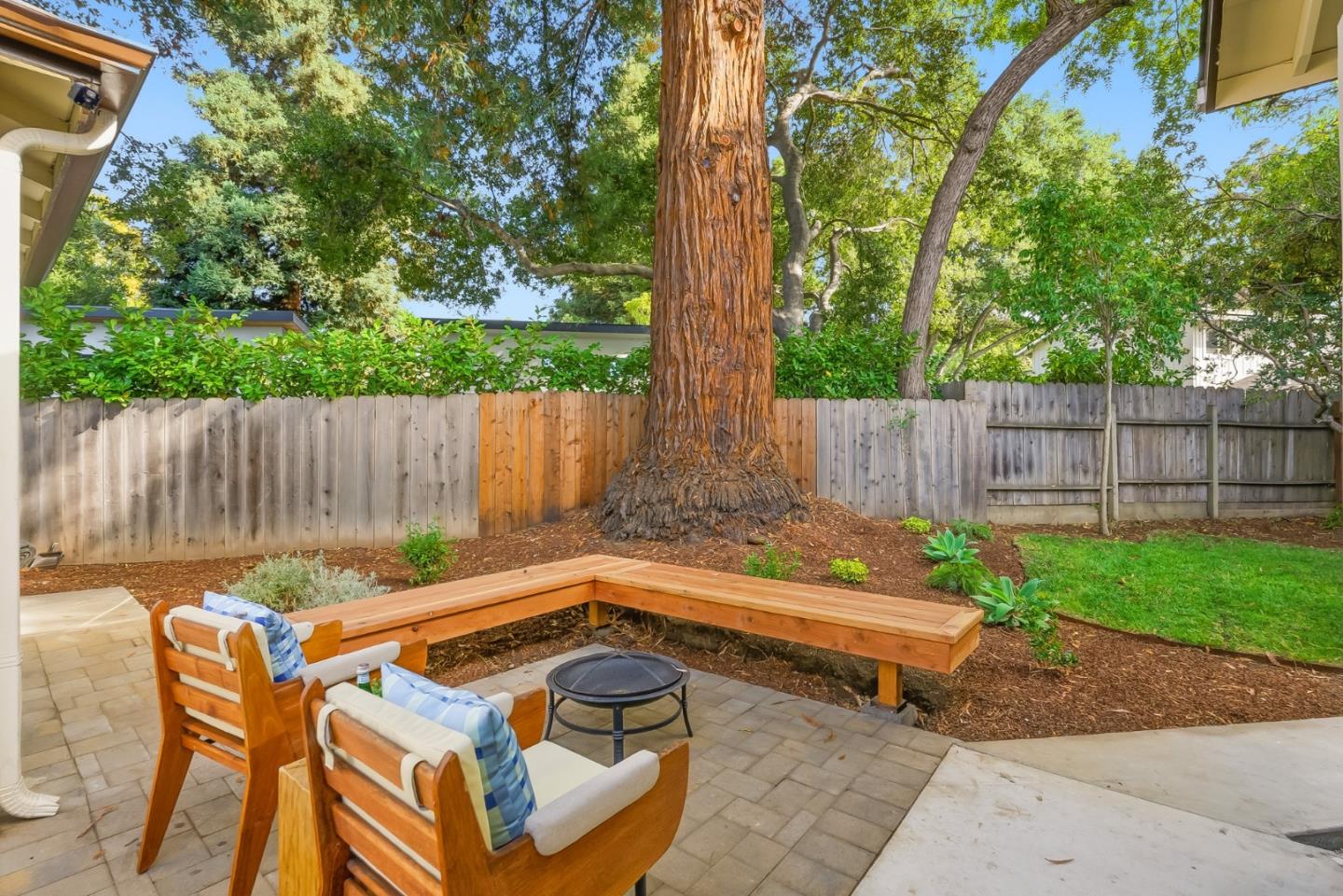 Detail Gallery Image 17 of 47 For 194 Oak Ct, Menlo Park,  CA 94025 - 3 Beds | 2 Baths