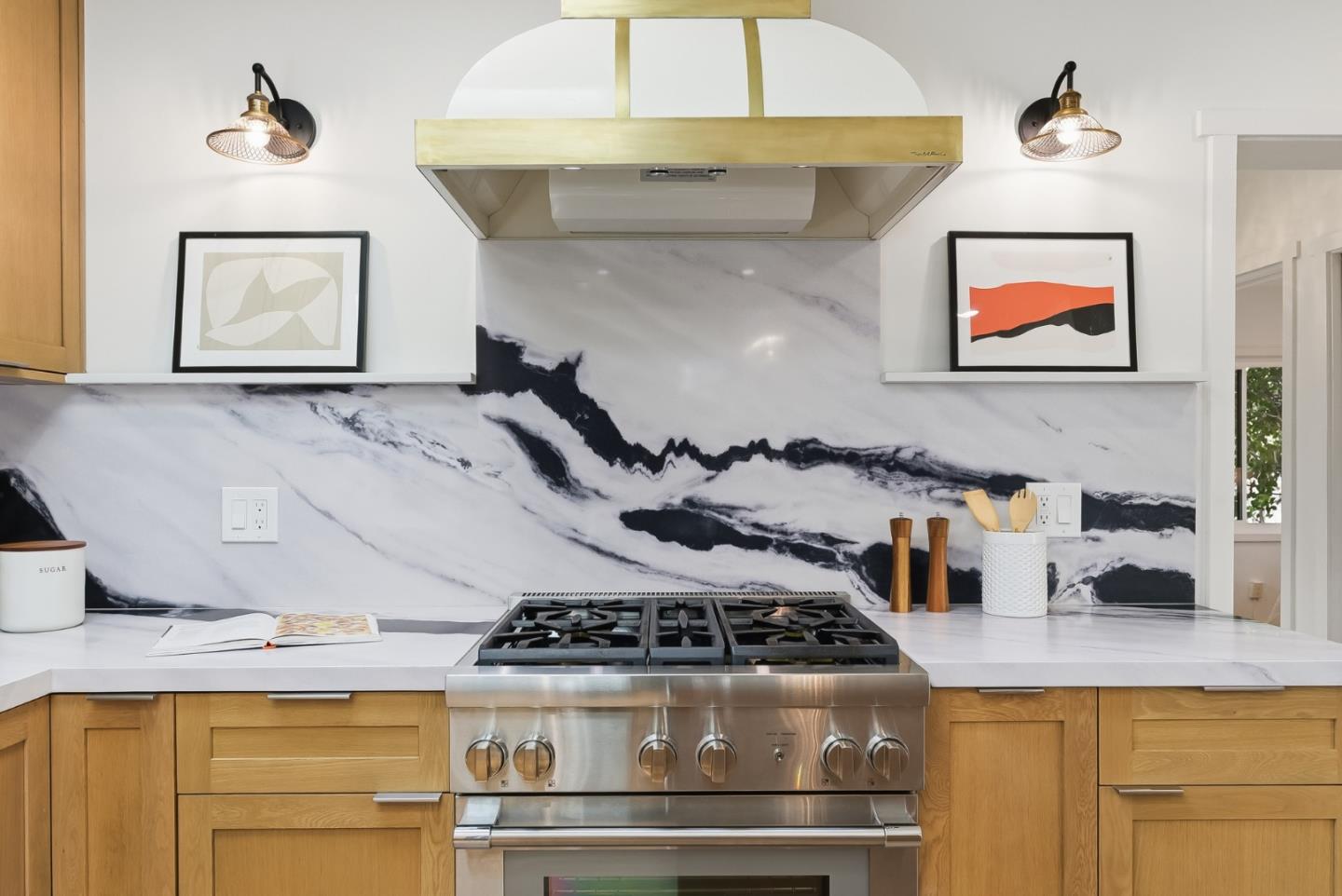 Detail Gallery Image 2 of 47 For 194 Oak Ct, Menlo Park,  CA 94025 - 3 Beds | 2 Baths