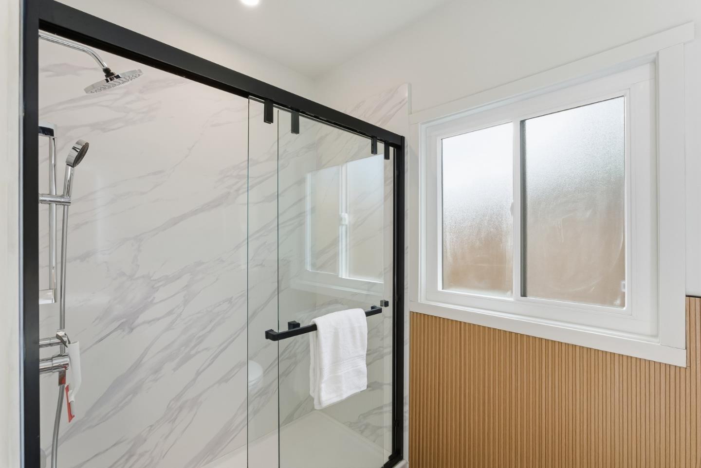 Detail Gallery Image 22 of 47 For 194 Oak Ct, Menlo Park,  CA 94025 - 3 Beds | 2 Baths