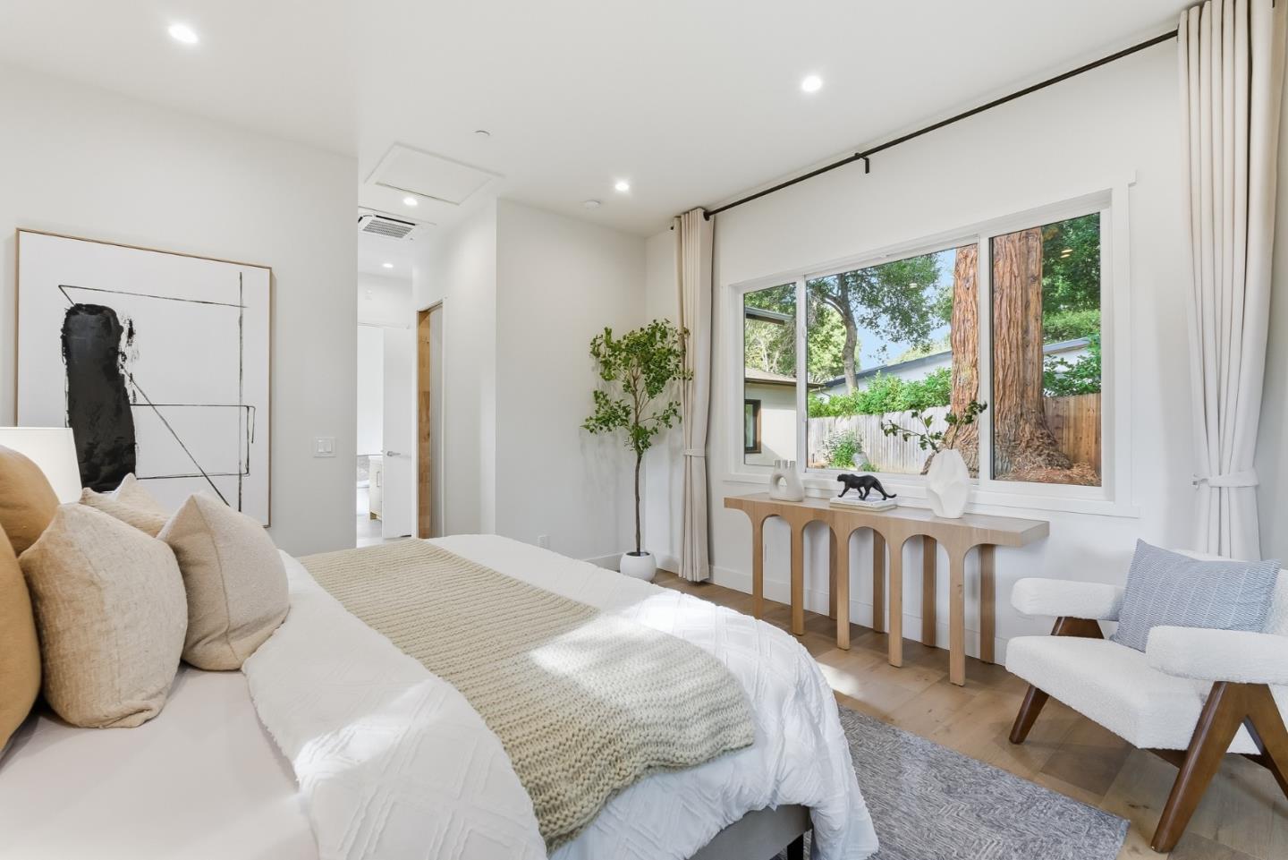 Detail Gallery Image 35 of 47 For 194 Oak Ct, Menlo Park,  CA 94025 - 3 Beds | 2 Baths