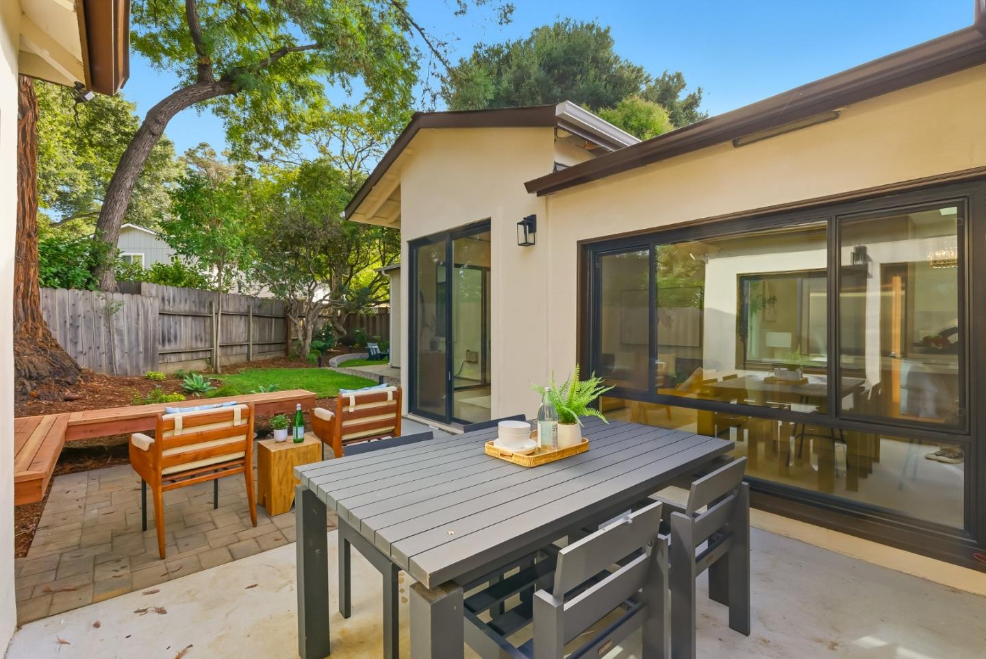 Detail Gallery Image 4 of 47 For 194 Oak Ct, Menlo Park,  CA 94025 - 3 Beds | 2 Baths