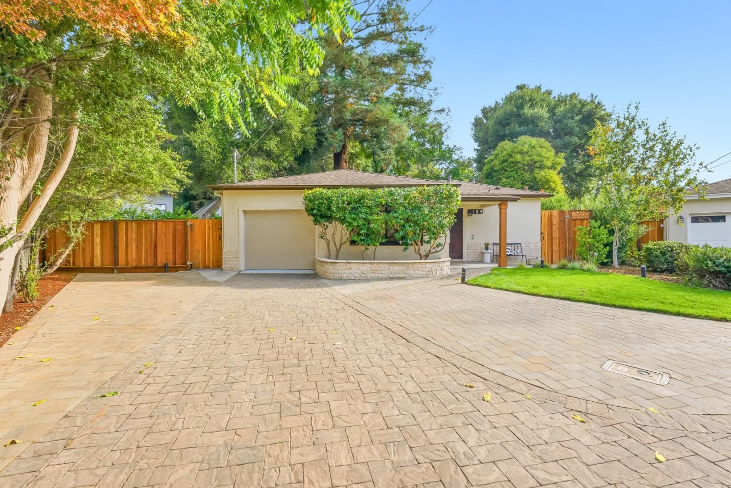 Detail Gallery Image 41 of 47 For 194 Oak Ct, Menlo Park,  CA 94025 - 3 Beds | 2 Baths