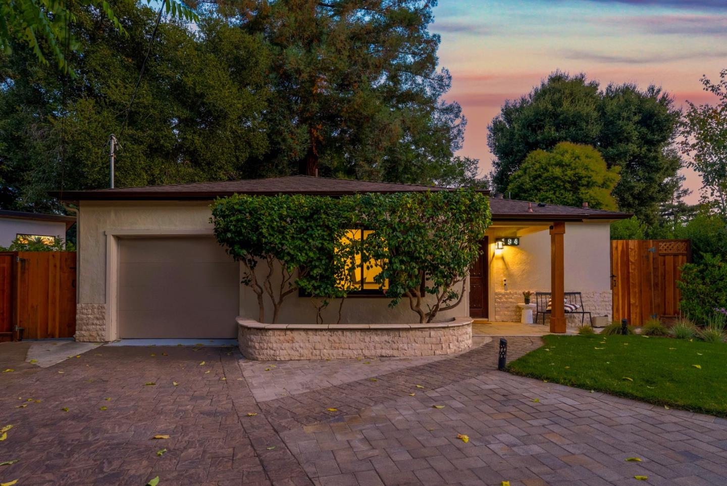 Detail Gallery Image 43 of 47 For 194 Oak Ct, Menlo Park,  CA 94025 - 3 Beds | 2 Baths