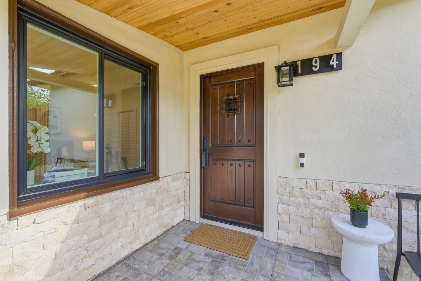 Detail Gallery Image 5 of 47 For 194 Oak Ct, Menlo Park,  CA 94025 - 3 Beds | 2 Baths