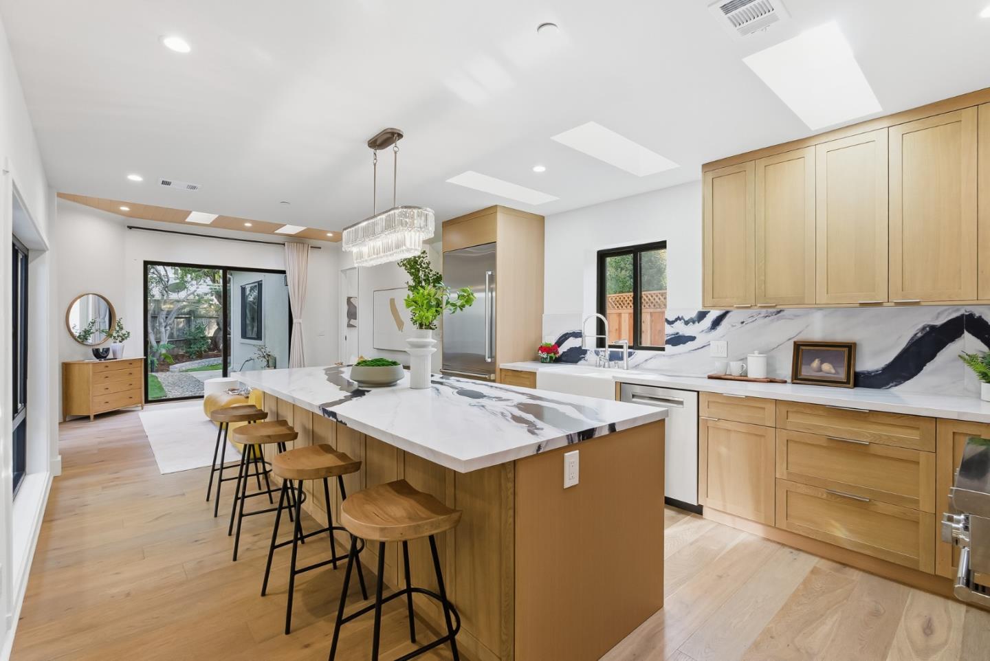 Detail Gallery Image 6 of 47 For 194 Oak Ct, Menlo Park,  CA 94025 - 3 Beds | 2 Baths