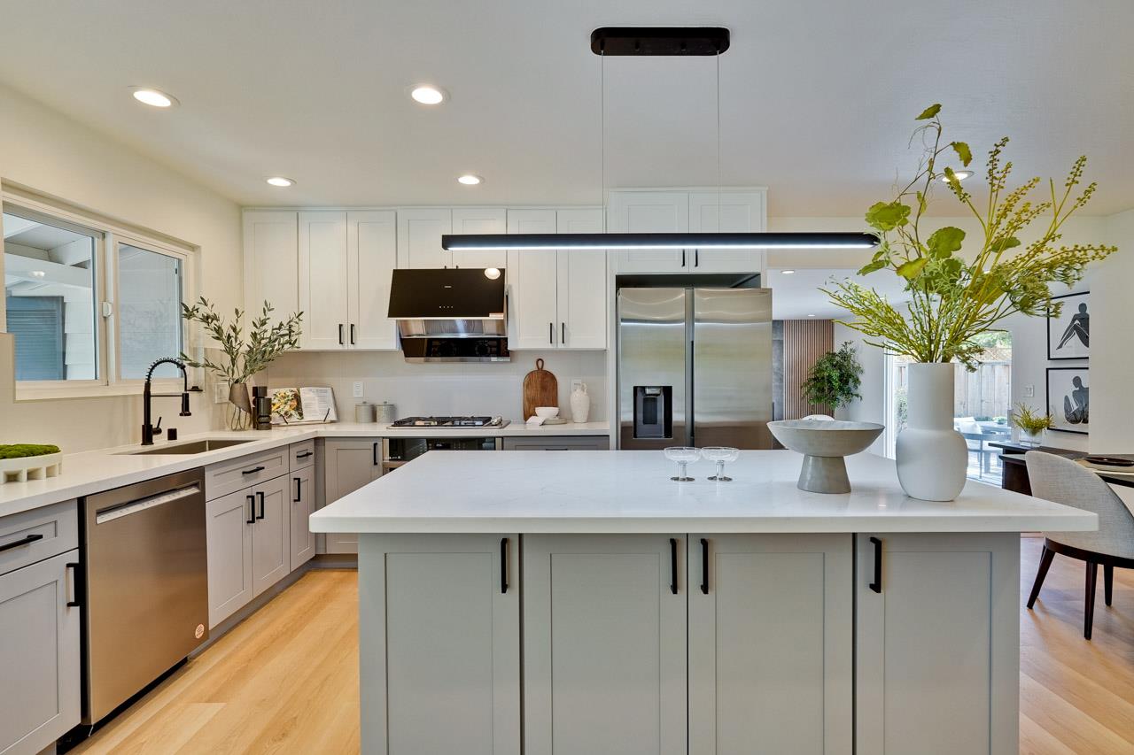 Detail Gallery Image 23 of 66 For 2183 Abbey Ln, Campbell,  CA 95008 - 3 Beds | 2 Baths