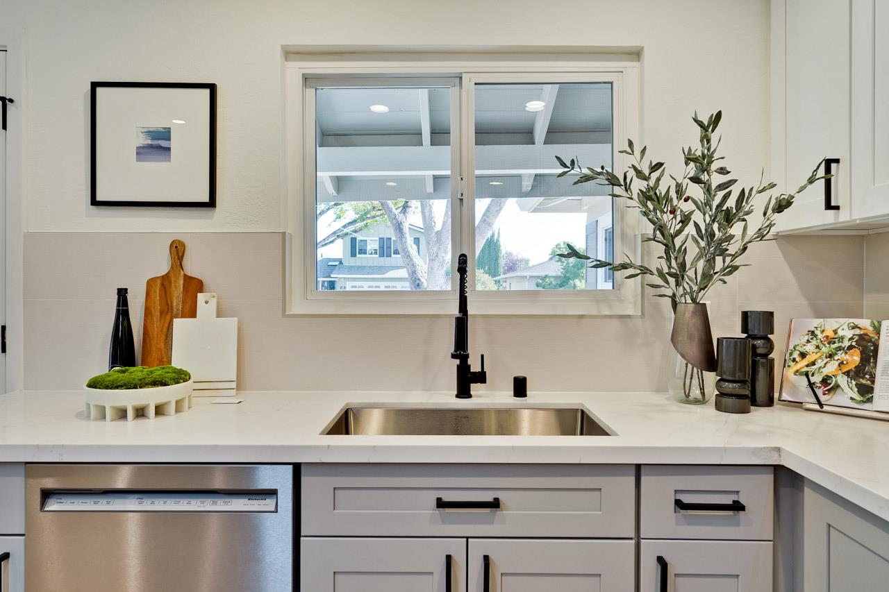 Detail Gallery Image 28 of 66 For 2183 Abbey Ln, Campbell,  CA 95008 - 3 Beds | 2 Baths