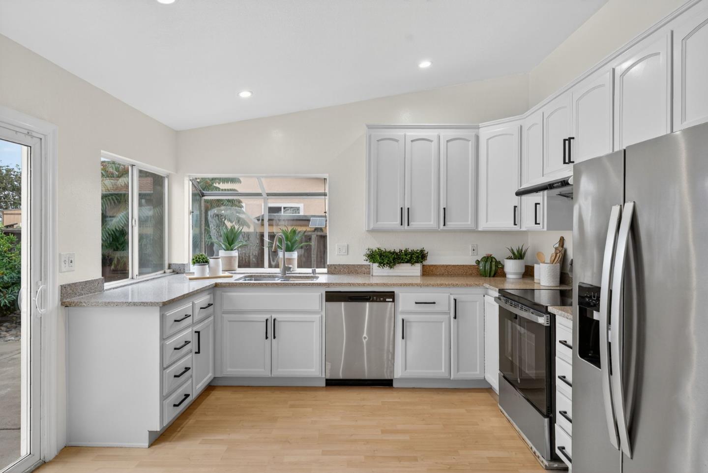 Detail Gallery Image 22 of 63 For 5060 Anaheim Loop, Union City,  CA 94587 - 4 Beds | 2 Baths