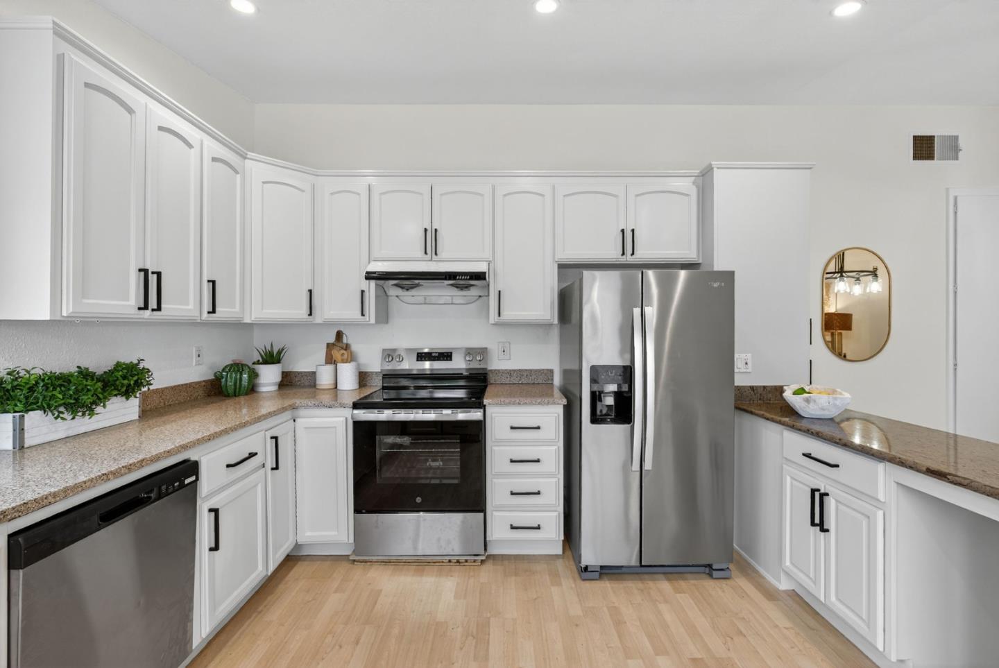 Detail Gallery Image 24 of 63 For 5060 Anaheim Loop, Union City,  CA 94587 - 4 Beds | 2 Baths