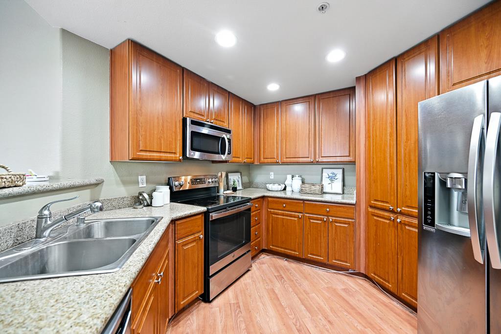 Detail Gallery Image 3 of 99 For 1883 Agnew Rd #367,  Santa Clara,  CA 95054 - 3 Beds | 2 Baths