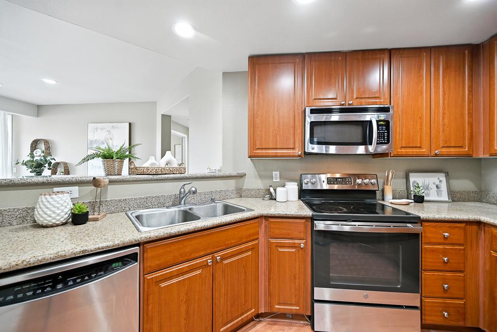 Detail Gallery Image 4 of 99 For 1883 Agnew Rd #367,  Santa Clara,  CA 95054 - 3 Beds | 2 Baths