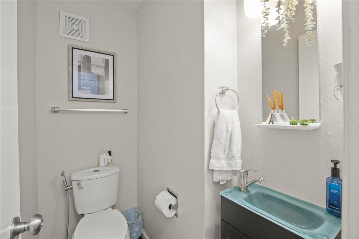 Detail Gallery Image 17 of 30 For 22032 Arbor Ave, Hayward,  CA 94541 - – Beds | – Baths