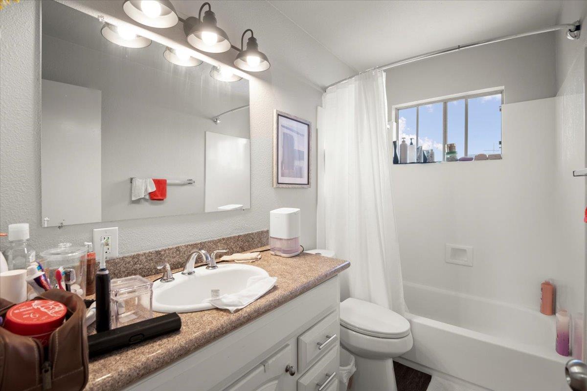 Detail Gallery Image 19 of 30 For 22032 Arbor Ave, Hayward,  CA 94541 - – Beds | – Baths