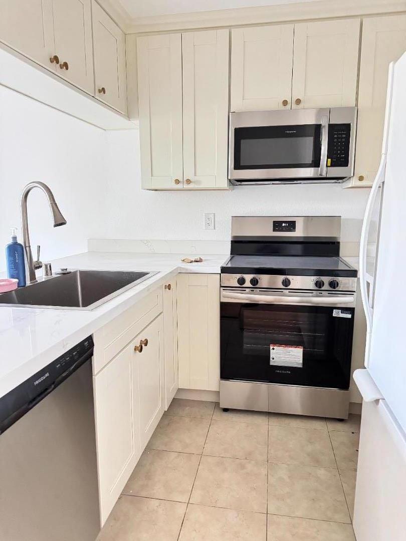 Detail Gallery Image 5 of 18 For 1763 Flickinger Pl, San Jose,  CA 95131 - 2 Beds | 2 Baths