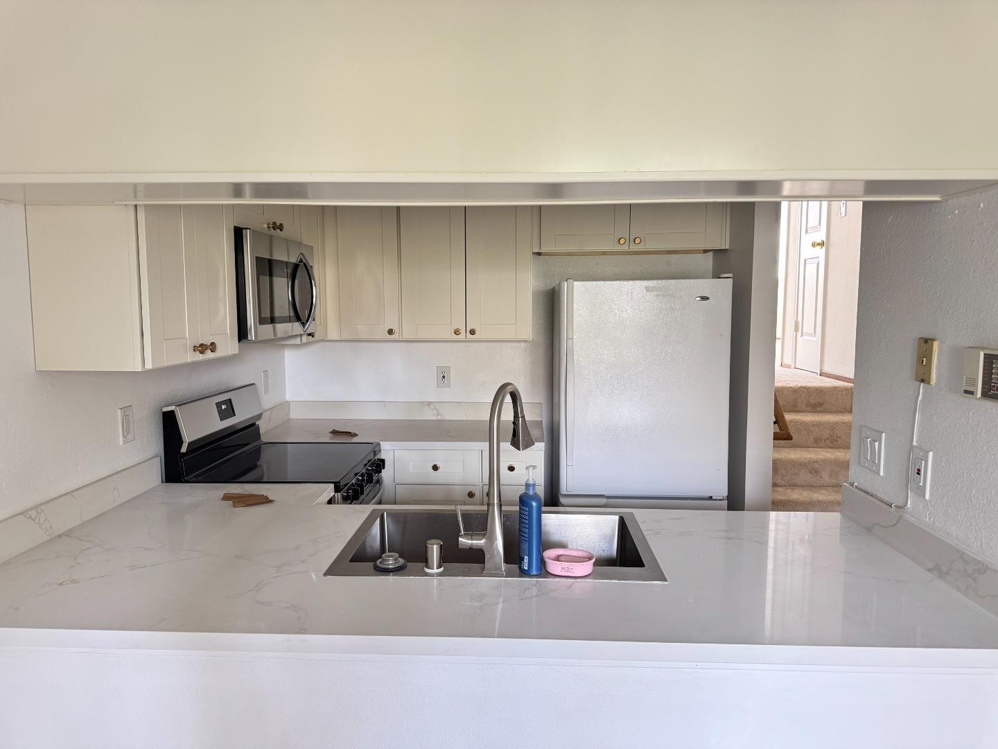 Detail Gallery Image 7 of 18 For 1763 Flickinger Pl, San Jose,  CA 95131 - 2 Beds | 2 Baths