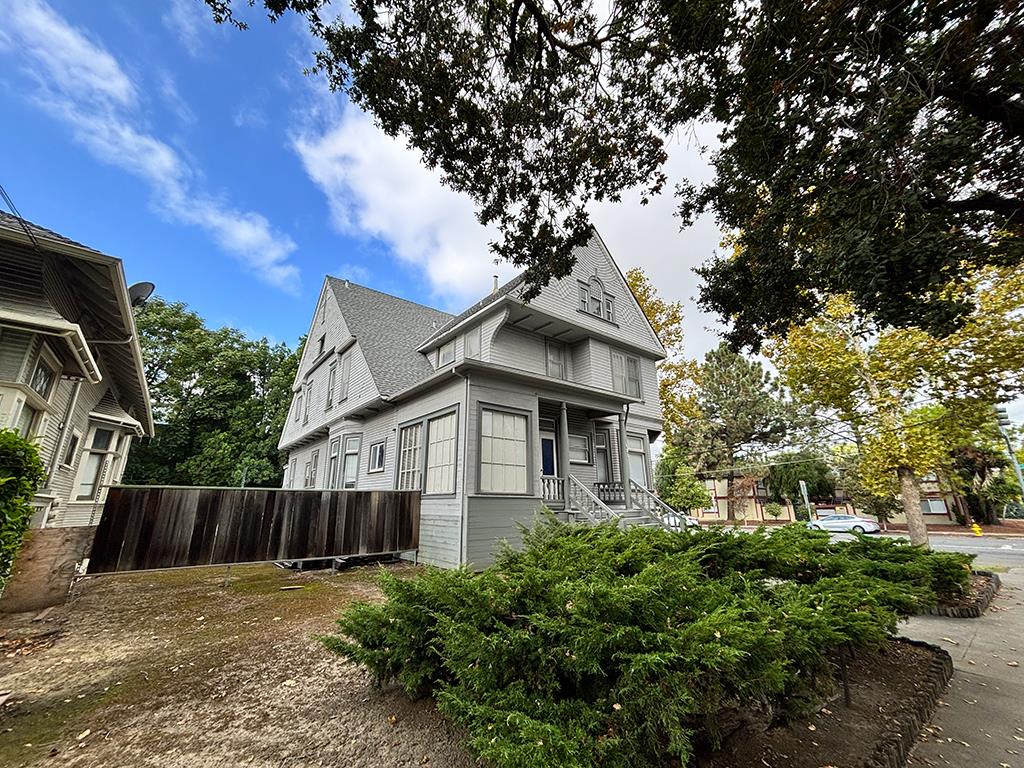 Detail Gallery Image 4 of 16 For 601 S 5th St, San Jose,  CA 95112 - – Beds | – Baths