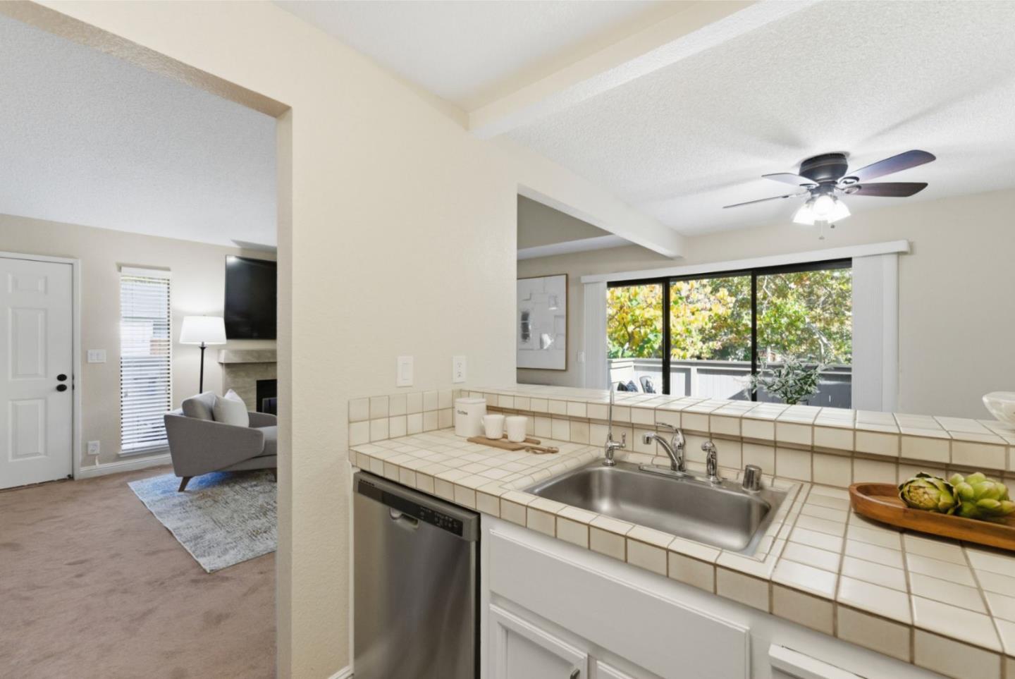 Detail Gallery Image 14 of 28 For 1913 La Terrace Cir, San Jose,  CA 95123 - 2 Beds | 2 Baths